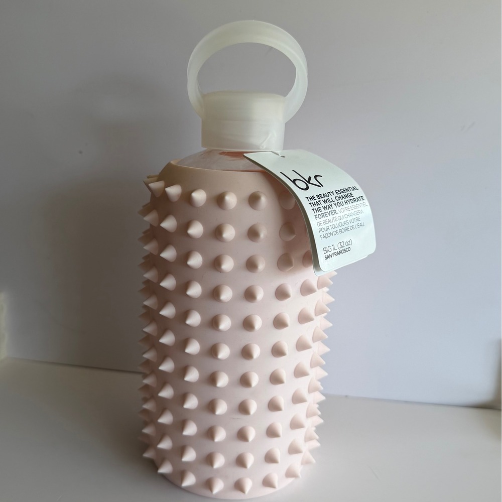 Bkr Big 1L 32 oz Spiked Glass Water Bottle Blush Pink Silicone Sleeve NWT‎